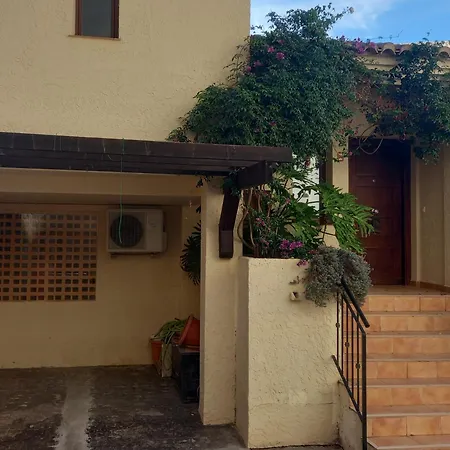 Townhouse Olivos M 別荘
